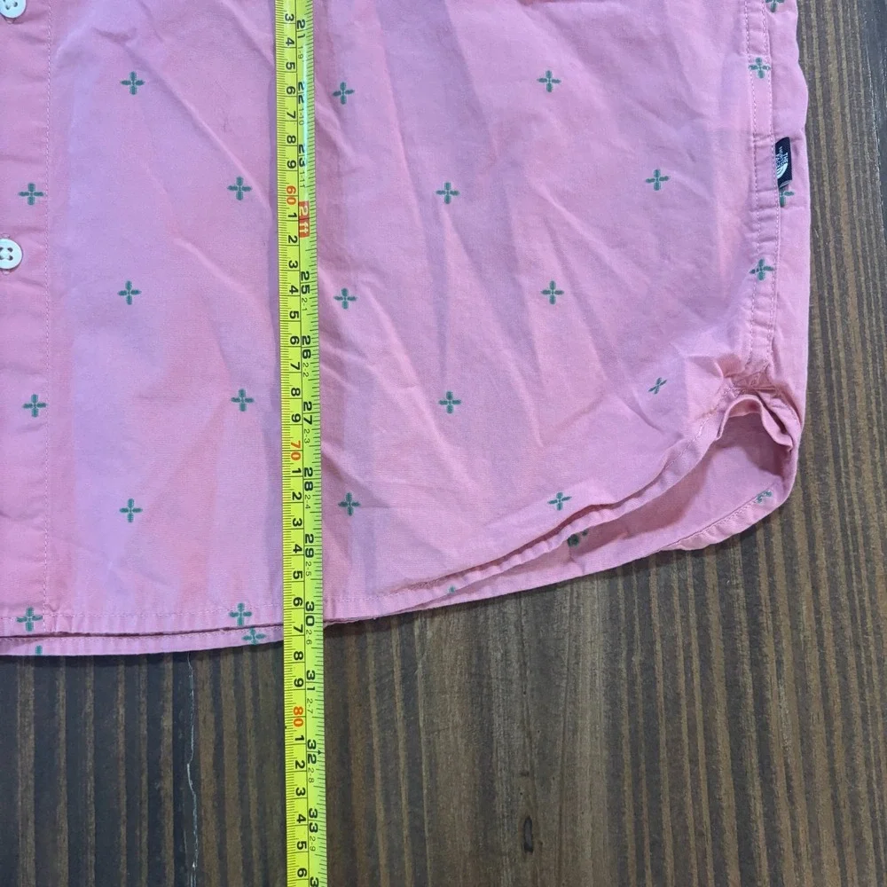 THE NORTH FACE Button Up Shirt Mens‎ XL Pink Cross Print Short Sleeve Pocket